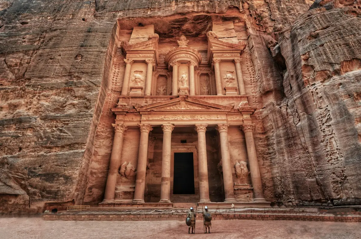 الخزنة في البتراء