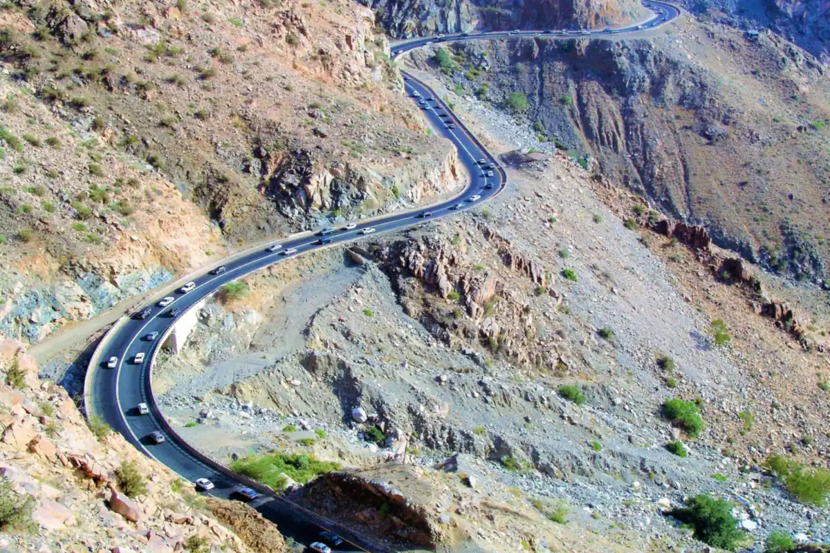 طريق الهدا الجبلي المتعرج في الطائف